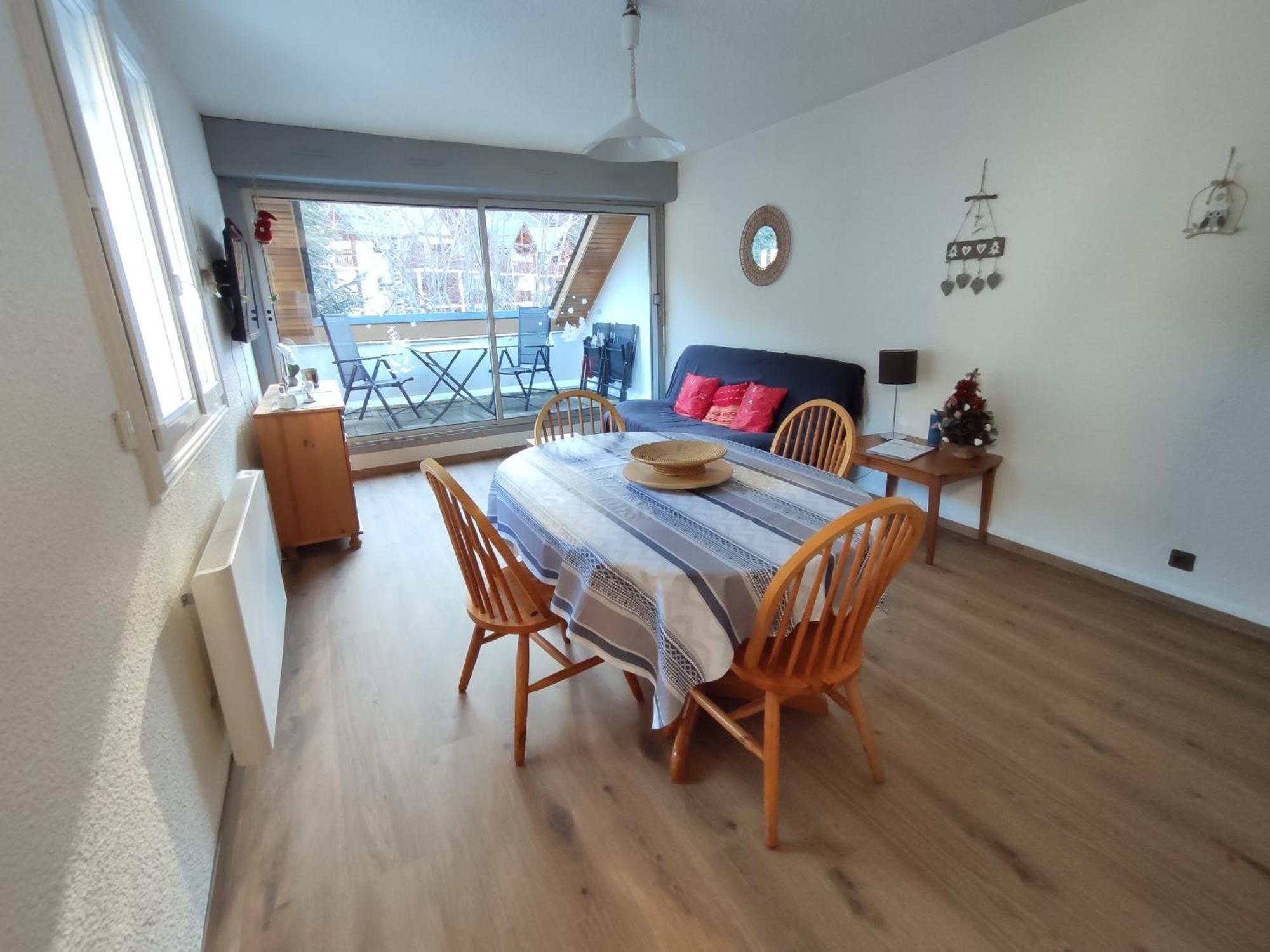 T2 Spacieux Et Lumineux Avec 2 Terrasses Sud Et Est, Proche Centre Village 圣拉里苏朗 外观 照片